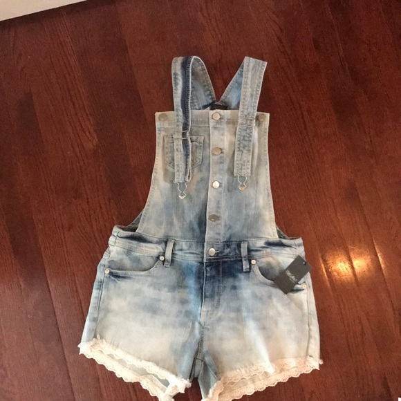 Mossimo Supply Co. Pants - ✨NWT✨ Overall shorts